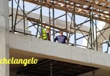 Ο ΔΗΜΗΤΡΗΣ ΜΕΛΙΣΣΑΝΙΔΗΣ ΕΠΙΘΕΩΡΕΙ ΤΟ ΓΗΠΕΔΟ ΜΕ ΤΟ ΓΝΩΣΤΟ ΧΑΜΟΓΕΛΟ!!