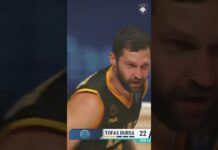 Janis Strelnieks has ICE IN HIS VEINS 🥶🎯 #shorts #aek #basketball