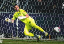 «Υπάρχει πέναλτι που δεν δόθηκε στην ΑΕΚ – Αδυνατεί να διατηρήσει ανέπαφη την εστία της»