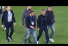 ΚΟΥΝΑΕΙ ΤΟ ΔΑΚΤΥΛΟ ΤΗΣ ΗΘΙΚΗΣ ΚΑΙ 5 ΛΕΠΤΑ ΚΟΒΕΙ ΒΟΛΤΕΣ ΣΤΟ ΓΗΠΕΔΟ ΠΡΟΚΑΛΩΝΤΑΣ…#aekfc #aekpaok